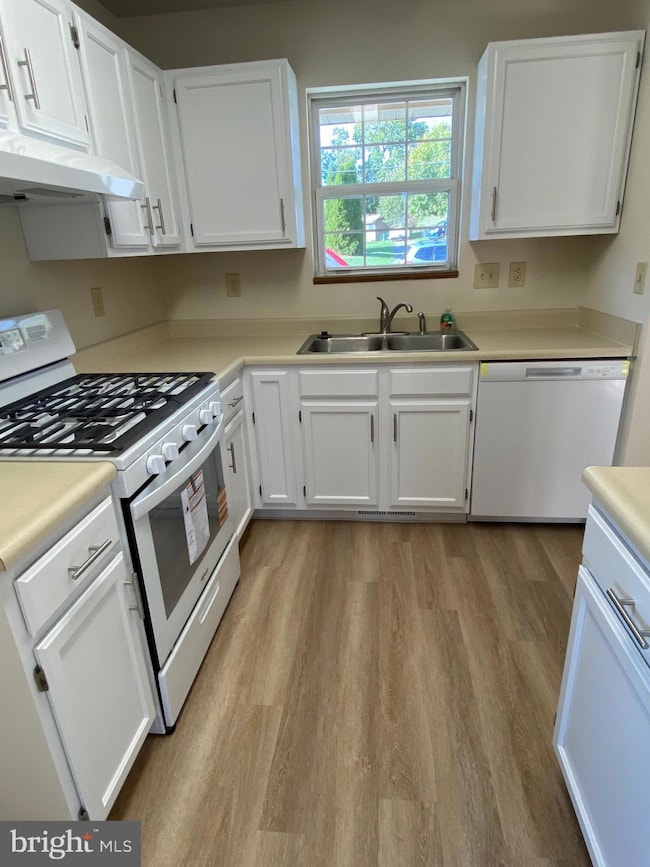 1052 Rebecca St, Carlisle, PA 17013 - photo 3