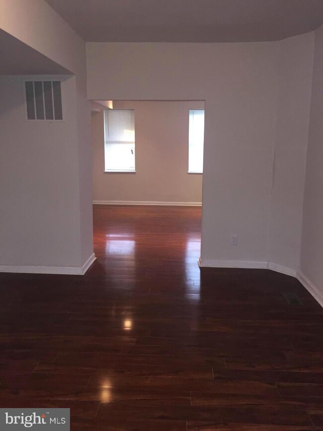 4105 Fairview Ave, Baltimore, MD 21216 - photo 7