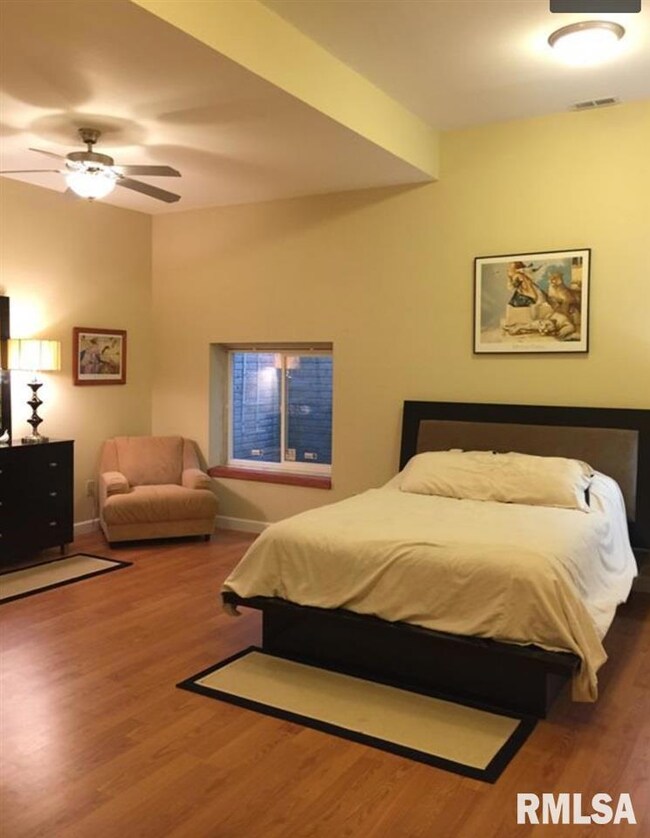 1955 W 53rd St, Davenport, IA 52806 - photo 7