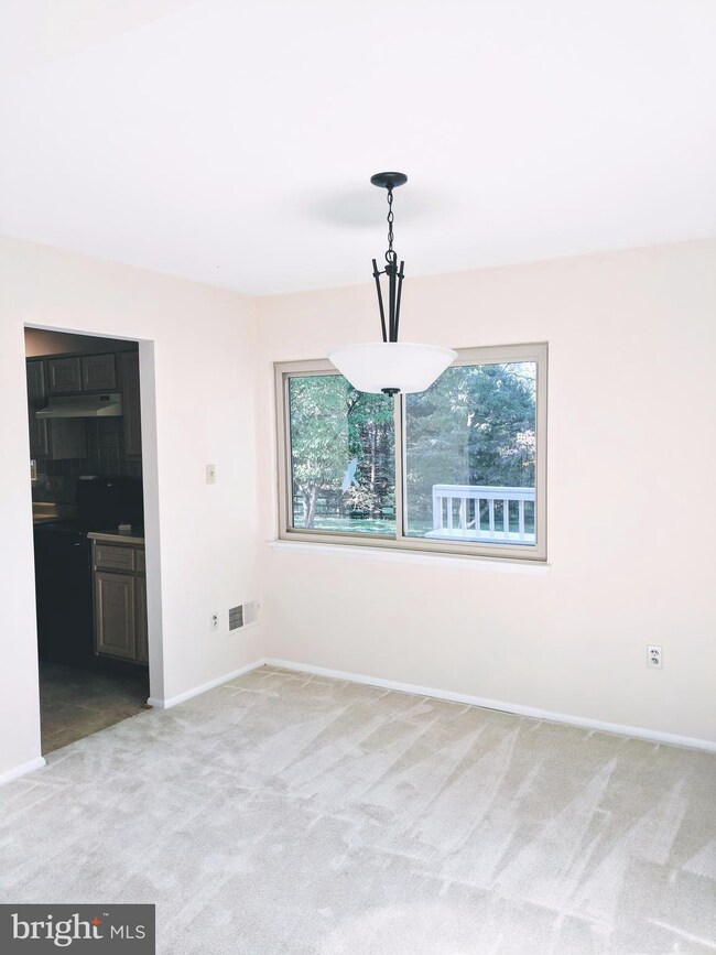 14708 Pebble Hill Ln, North Potomac, MD 20878 - photo 6