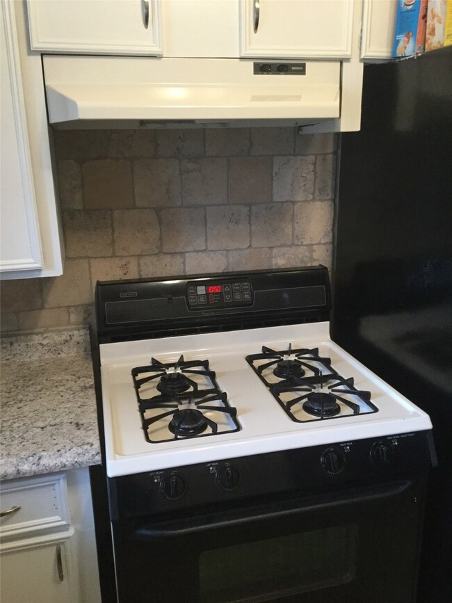 6118 Rietta St, Houston, TX 77016 - photo 6