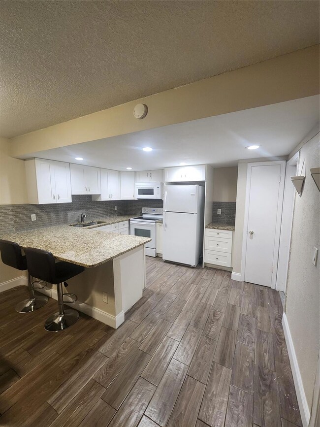 4200 NW 3rd Ct unit 120, Plantation, FL 33317 - photo 6