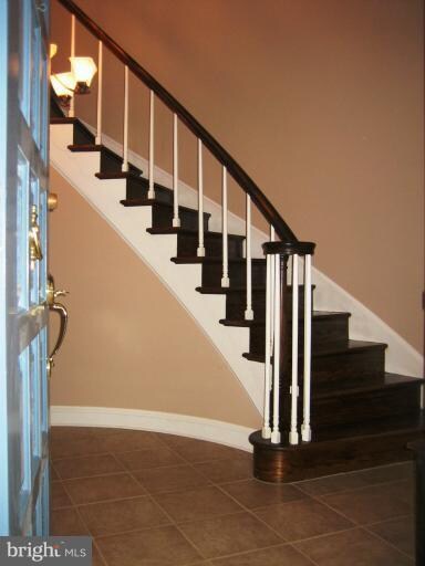 12411 Caisson Rd, Fairfax, VA 22030 - photo 4