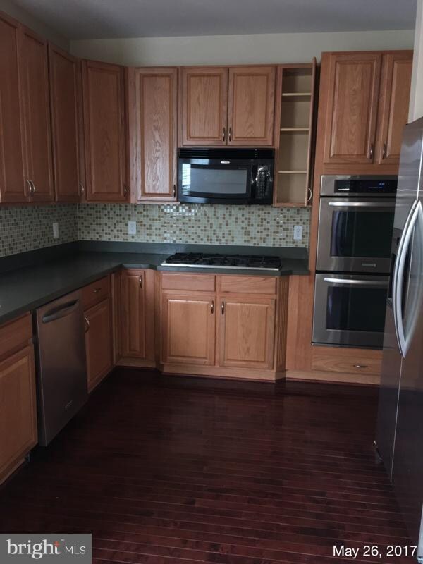 7911 Homefield Dr, Hyattsville, MD 20785 - photo 7