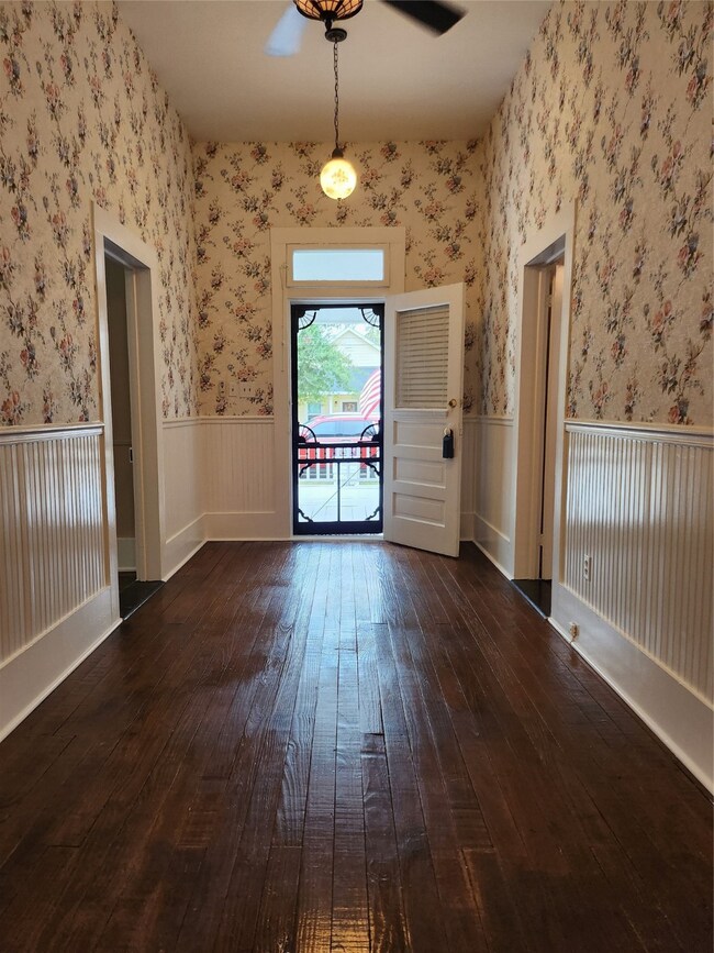 2318 Dewey St, Waller, TX 77484 - photo 5