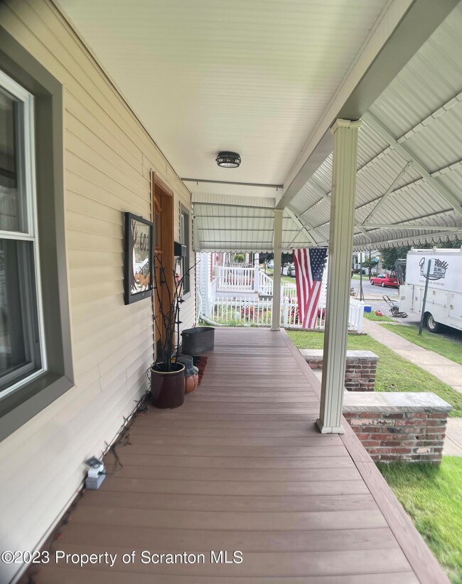 601 Depot St, Scranton, PA 18509 - photo 4