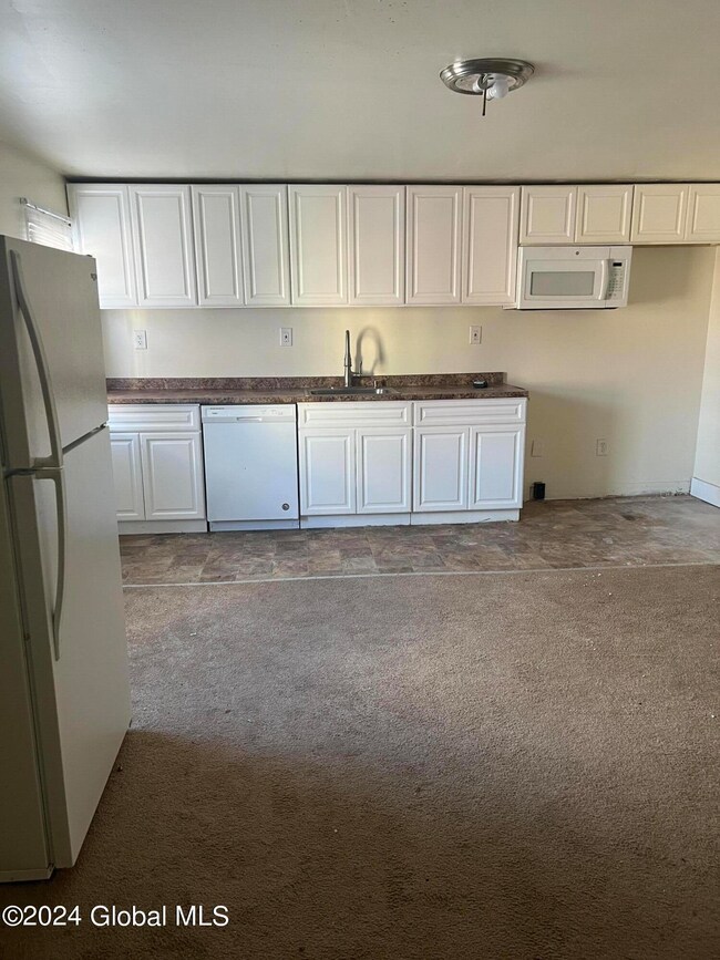 320 Sherman St, Albany, NY 12206 - photo 2