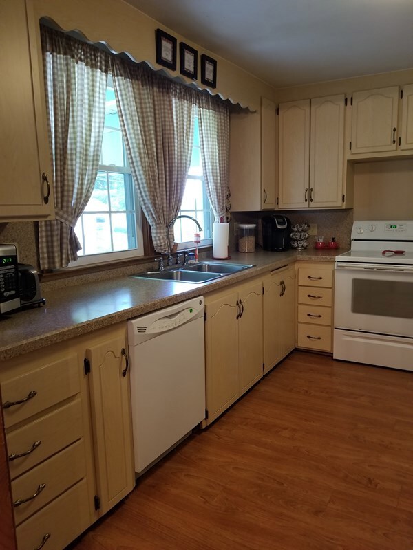 314 Keen Ave, Ashland, OH 44805 - photo 4