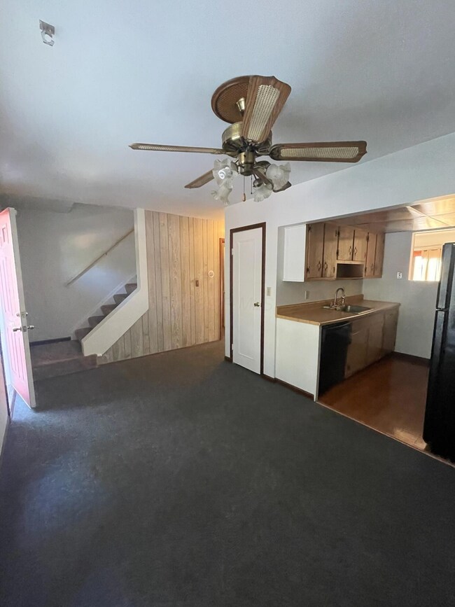 141 Beacon Run W unit 26E, Columbus, OH 43228 - photo 3