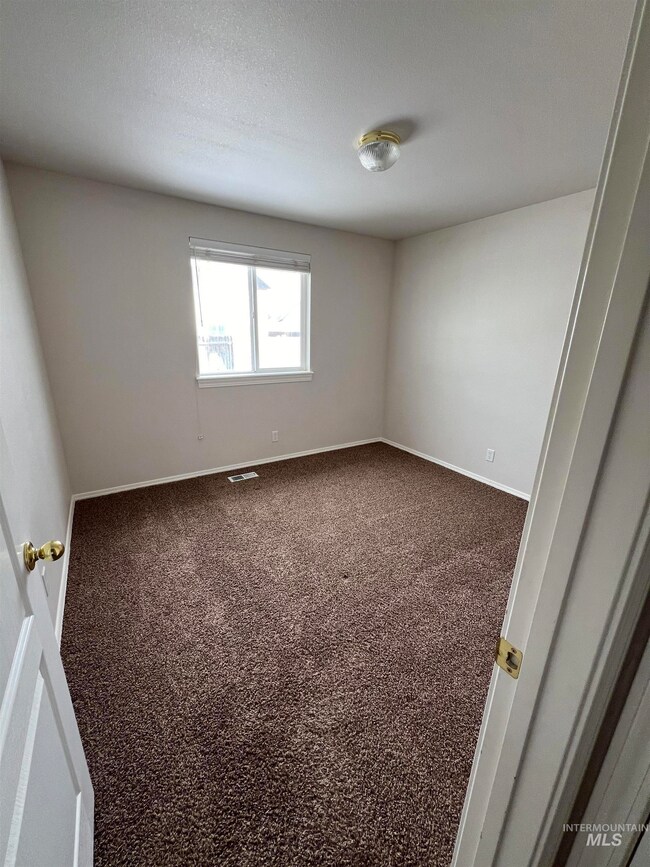 1100 W Odessa Ct unit 1, Nampa, ID 83686 - photo 2
