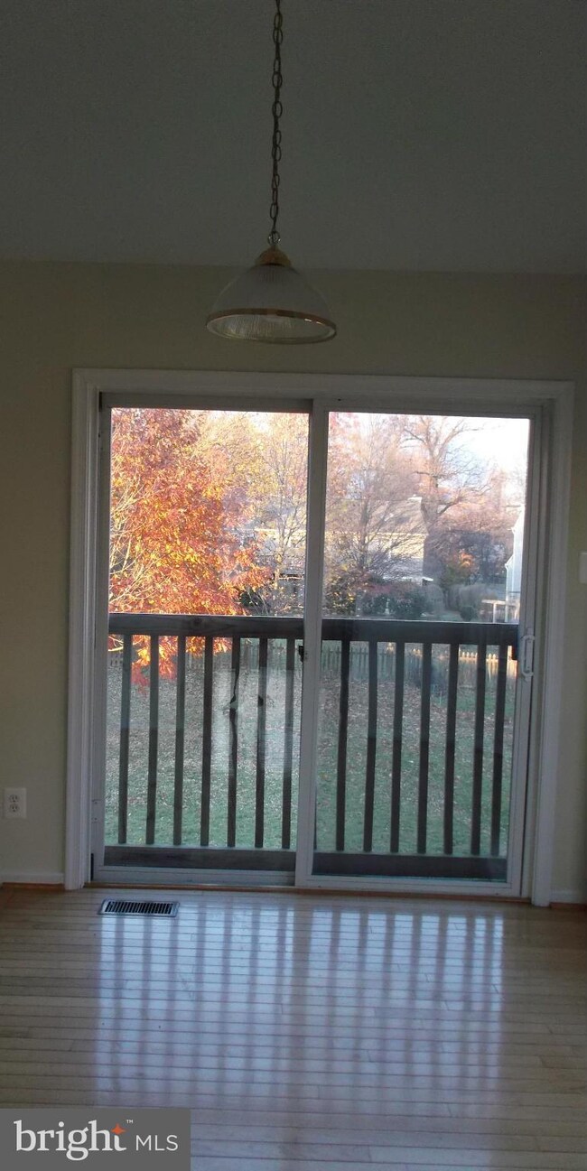 8402 Maple St, Laurel, MD 20707 - photo 3