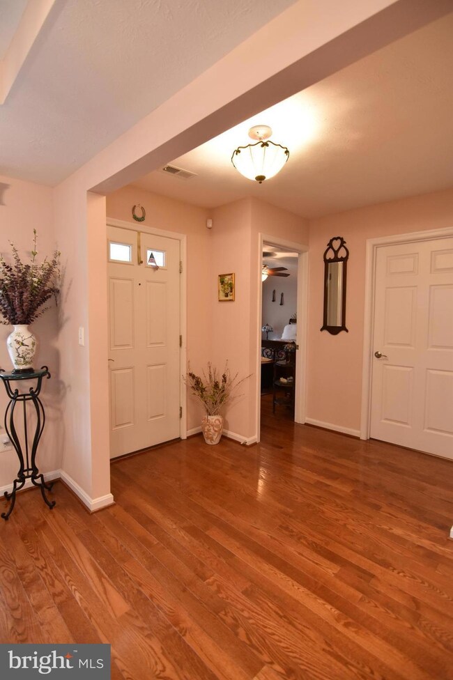 44186 Honeysuckle Ln, California, MD 20619 - photo 4