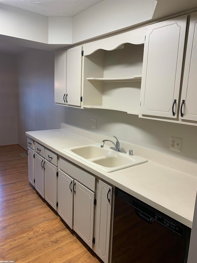 37030 W Aragona Dr unit 6, Clinton Township, MI 48036 - photo 4