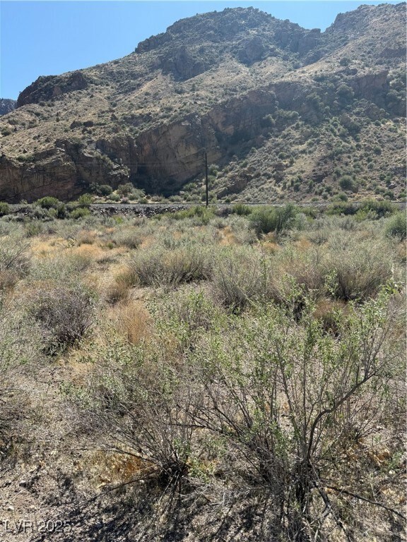 View of mountain feature