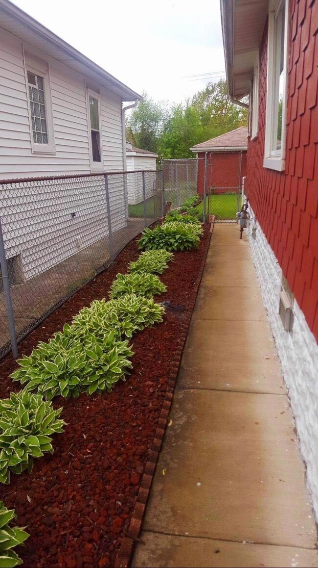 1140 Jennings St, Gary, IN 46404 - photo 5