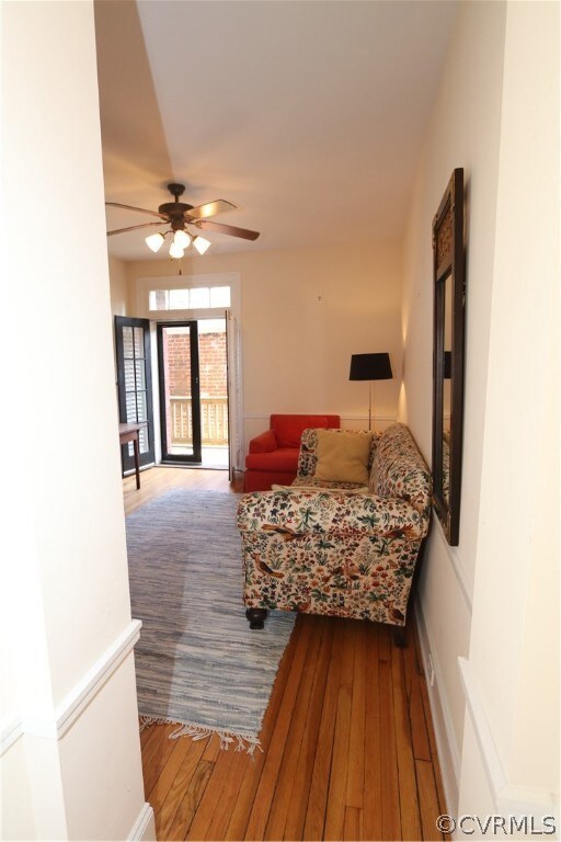 There is a small Foyer as you enter the Unit that
