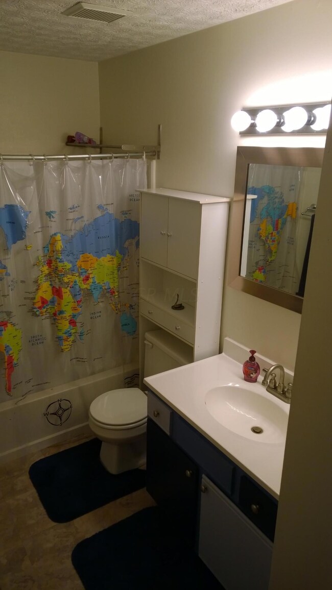 5372 Cherry Bud Ct, Columbus, OH 43228 - photo 6