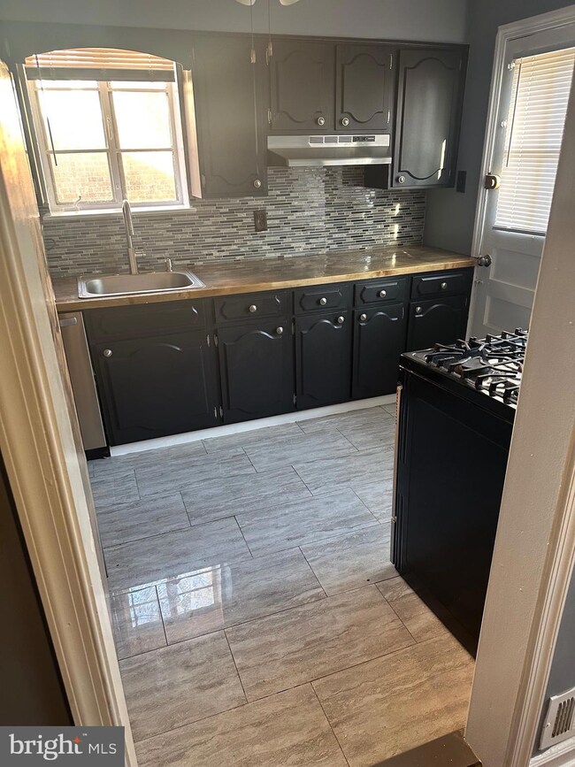 5705 Euclid St, Cheverly, MD 20785 - photo 2