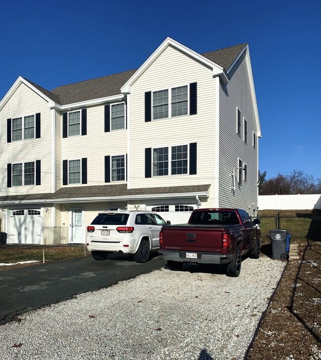 40 Eudora St unit 40, Haverhill, MA 01832 - photo 2