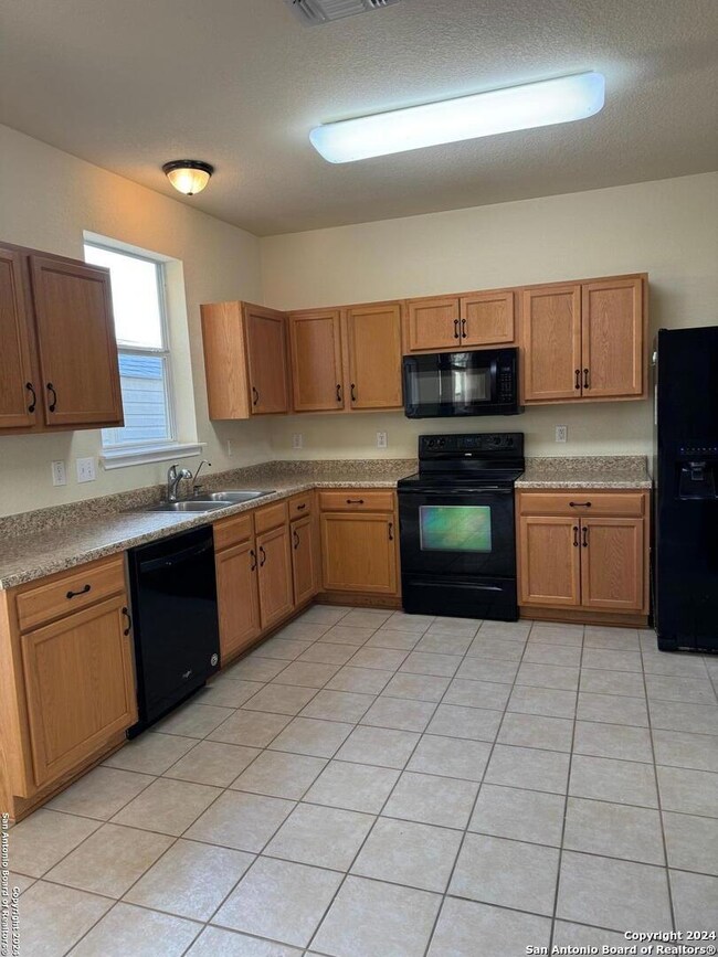 11139 Geneva Ford, San Antonio, TX 78254 - photo 4