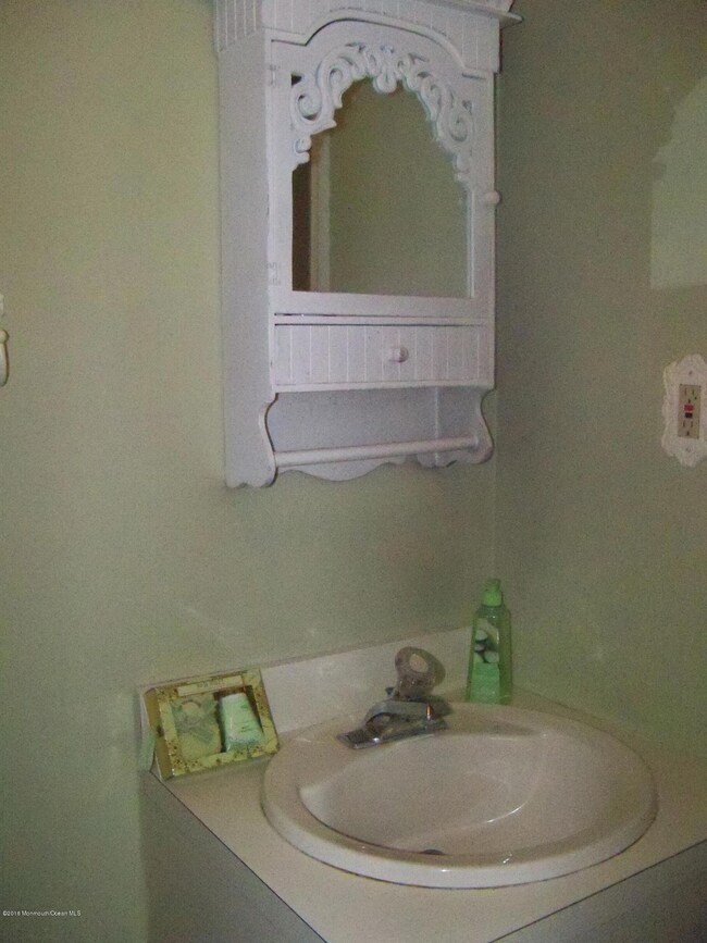 Bath On Level One