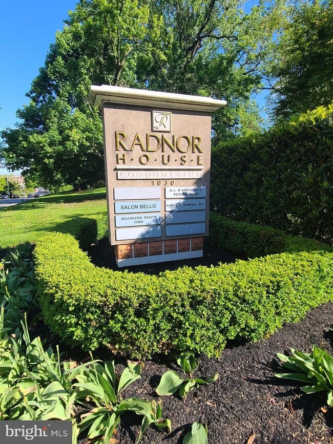 Radnor House unit 1019, Bryn Mawr, PA 19010 - photo 2