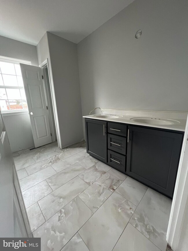 1012 Antonio Dr unit 42, Reading, PA 19605 - photo 6