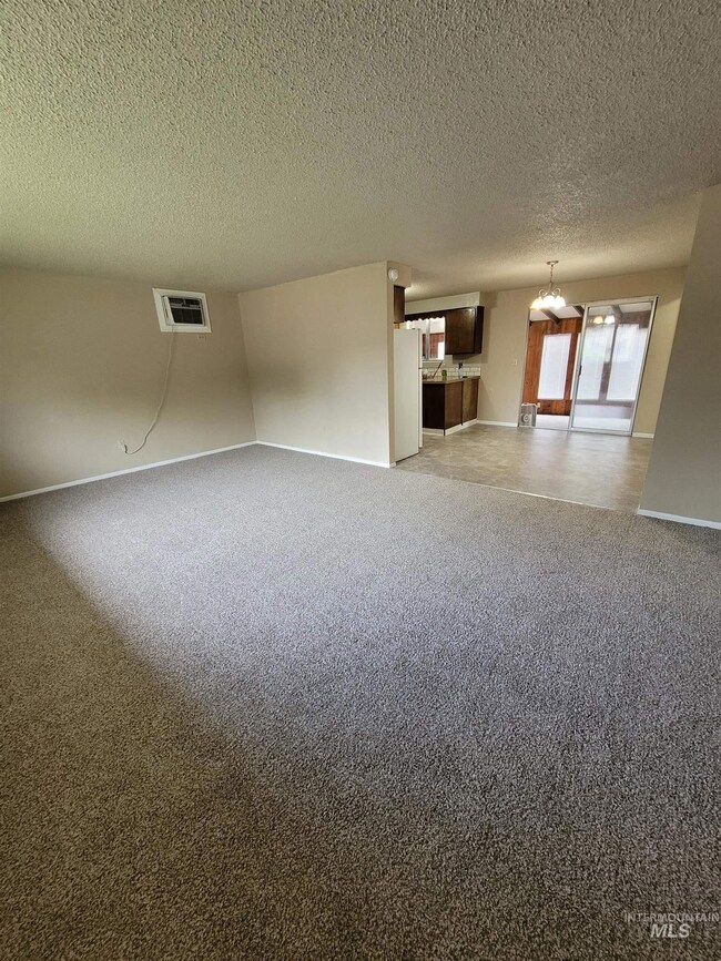 824 E Georgia Ave, Nampa, ID 83686 - photo 5