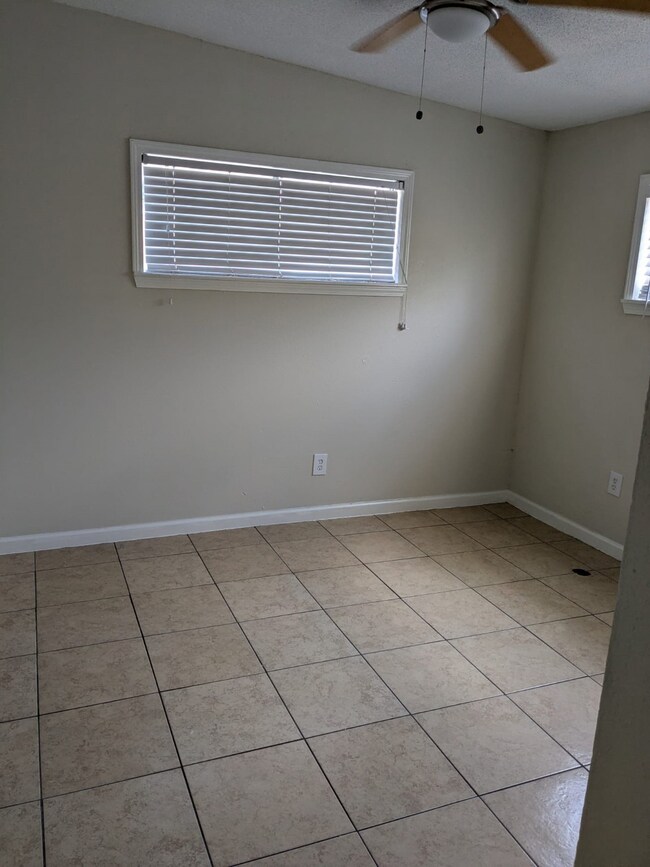 3359 Frick Rd unit 6, Houston, TX 77086 - photo 7