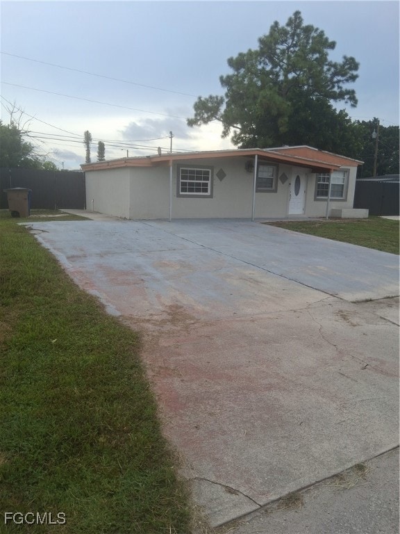 124 Apache St, Lehigh Acres, FL 33936 - photo 2