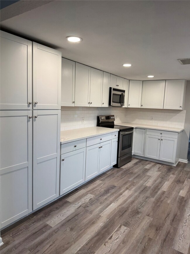 4523 Mustang Rd, Alvin, TX 77511 - photo 5