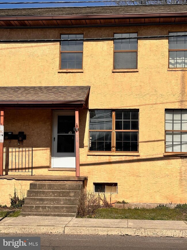 453 E Walnut St, Perkasie, PA 18944 - photo 2