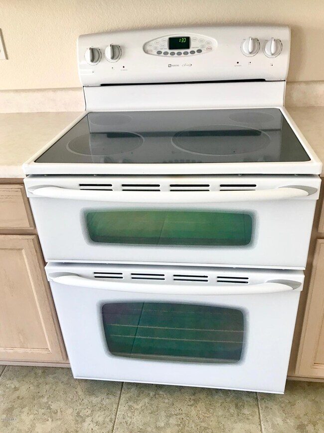 Range with double oven