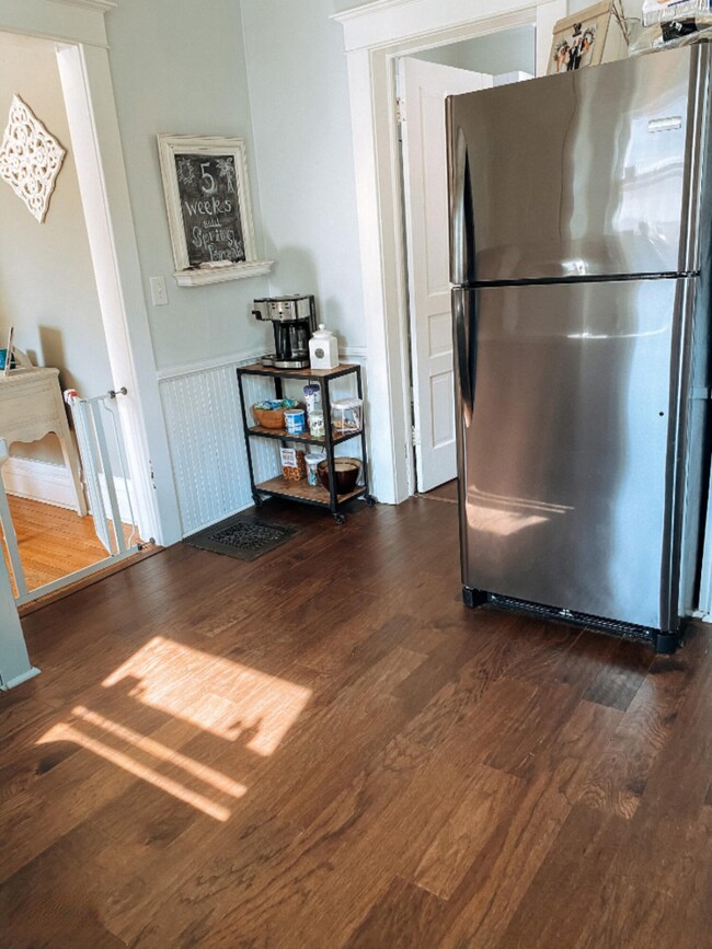 210 N Kalamazoo Ave, Marshall, MI 49068 - photo 5