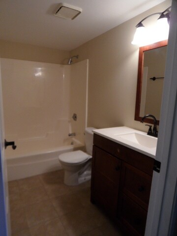 1227 Chalet Rd unit 300, Naperville, IL 60563 - photo 5