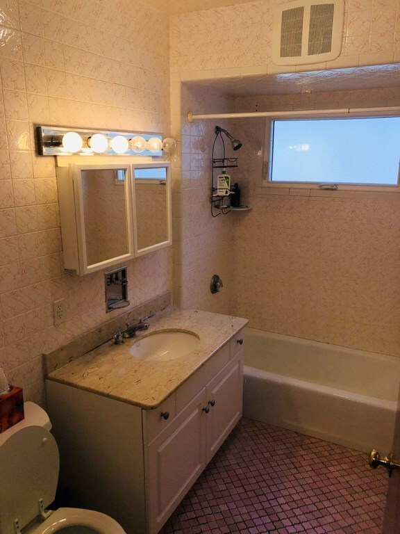 107-109 Lake St unit 1, Arlington, MA 02474 - photo 6