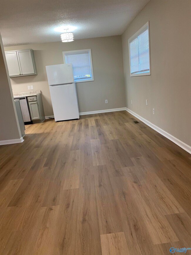 325 Honea Ln, Owens Cross Roads, AL 35763 - photo 4