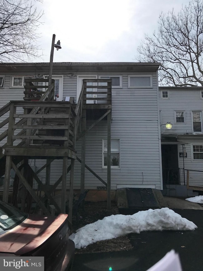 223 E Main St unit 223  2ND FLOOR WEST, Westminster, MD 21157 - photo 2