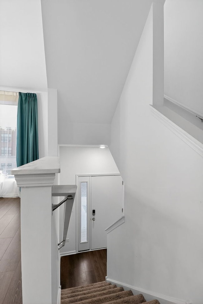 1276 Lakepointe Dr S, Schaumburg, IL 60173 - photo 2