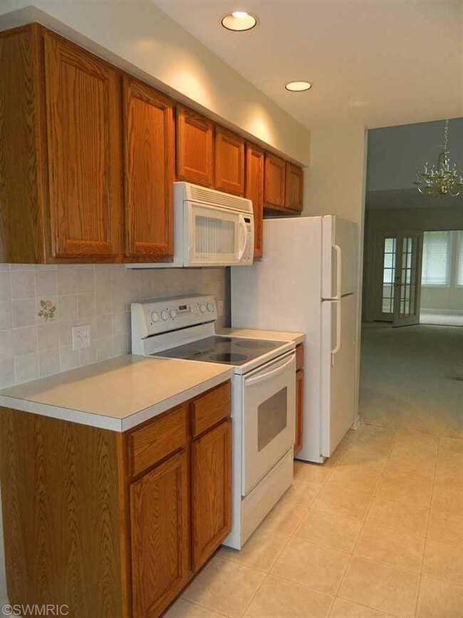 2012 S Terrace Ln NE, Grand Rapids, MI 49505 - photo 6