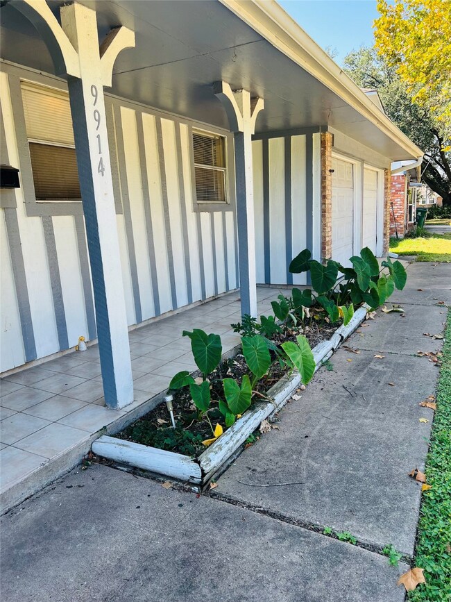 9914 Ebb St, Houston, TX 77089 - photo 2