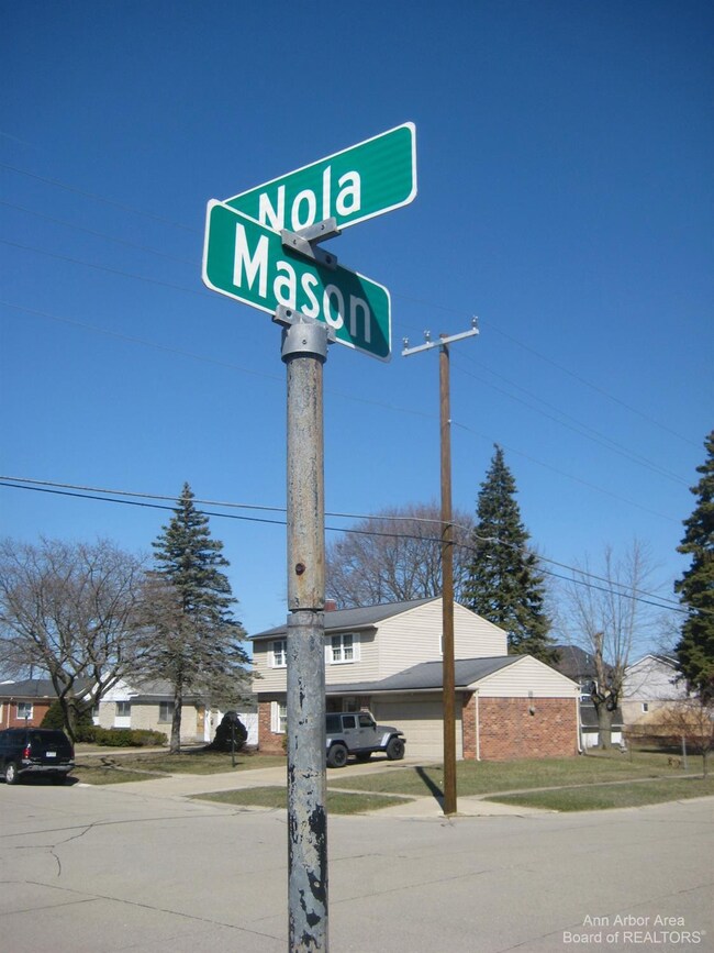 NE Corner-Nola & Mason