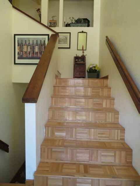 SHORT FLIGHT UP TO LIVING AREA