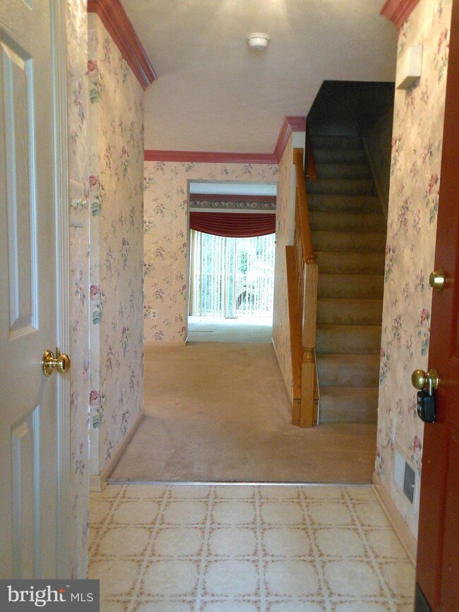 2724 Valley Park Dr, Baltimore, MD 21209 - photo 4