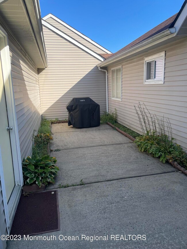 FEF92C77-D0D2-4AB2-81B5-69BD6BD9FC34