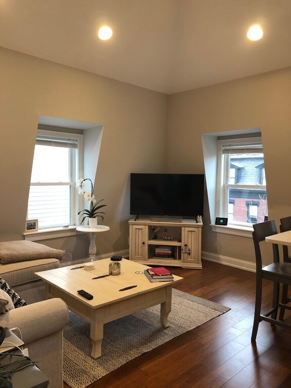 591 E 6th St unit 3, Boston, MA 02127 - photo 3