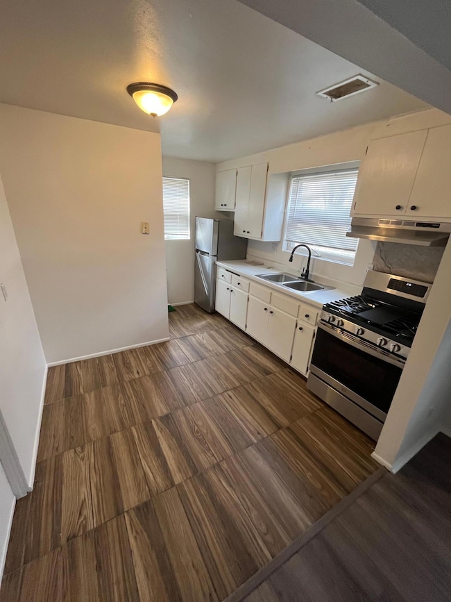 Kitchen - Unit 4, 1107 57th Ave.JPG