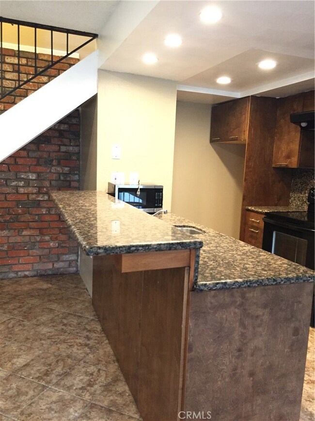 3448 Rainbow Ln, Highland, CA 92346 - photo 4