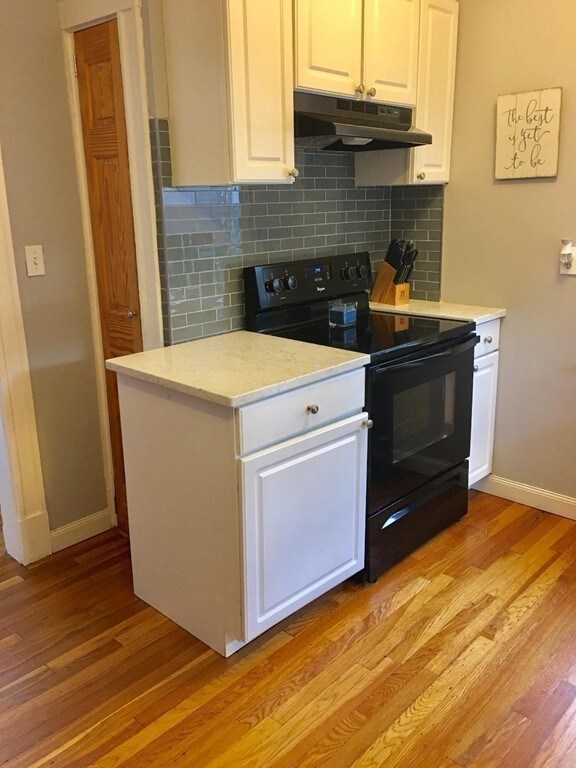 32 Raymond Rd, Salem, MA 01970 - photo 5