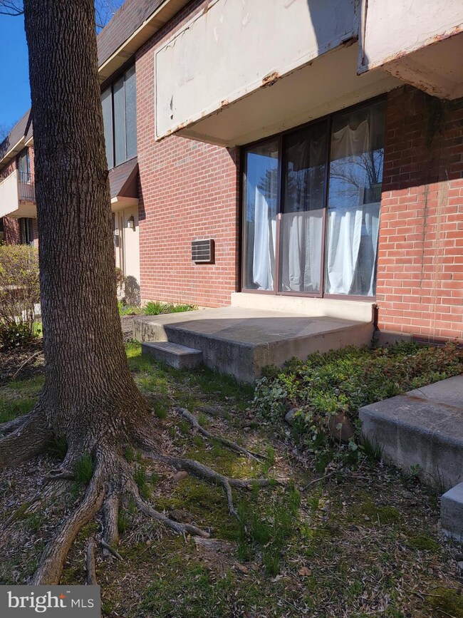 100 E Glenolden Ave unit F7, Glenolden, PA 19036 - photo 2